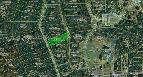 0.53 acre lot near Marina and Table Rock Lake in Holiday Island