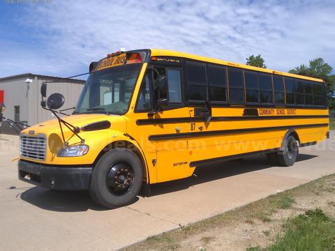 2008 Freightliner B2 Thomas 56 Passenger Bus