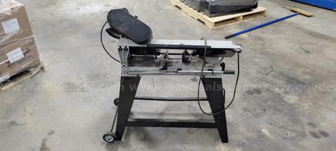 BAND SAW WITH BAD TRANSMISSION.