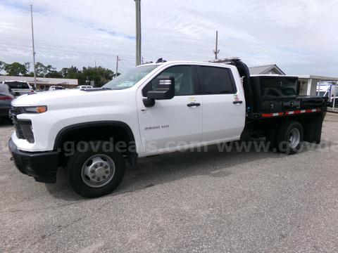 2024 Chevrolet Silverado 3500 Crew Cab 4x4 Flatbed Diesel