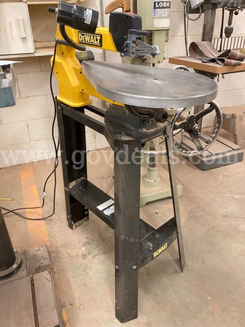DeWalt DW788 Scroll Saw - 20"