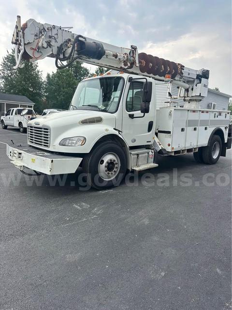 2011 FREIGHTLINER M2 106 DIGGER DERRICK