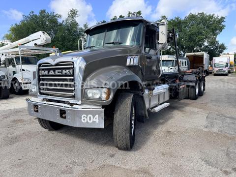 2012 Mack GU713 T/A Roll Off Truck