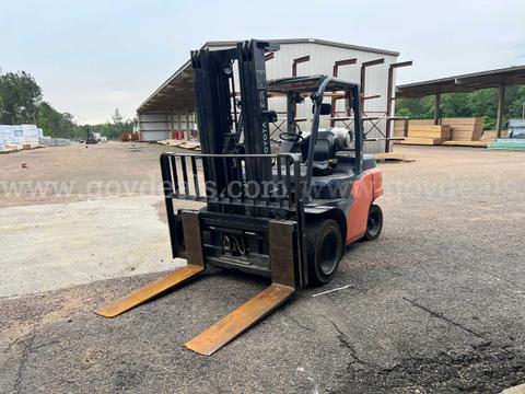 2017 Toyota 8FG35U Pneumatic Tire Forklift