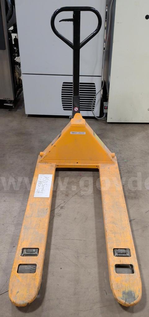 Uline Manual Pallet Jack, 5,500 lb Capacity