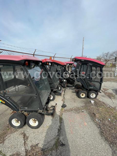 LOT OF 5 TORO POLAR TRAC CABS AND 1 TORO MOWER