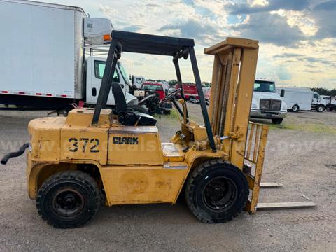 2001 CLARK PNEUMATIC TIRE FORKLIFT