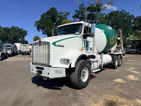2013 Kenworth T800 T/A Concrete Mixer Truck