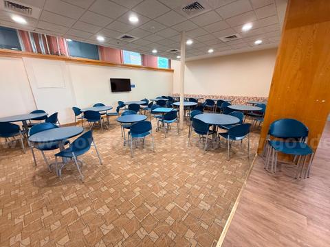 Lot of Café Tables and Chairs – Commercial Lounge/Food Service Furniture