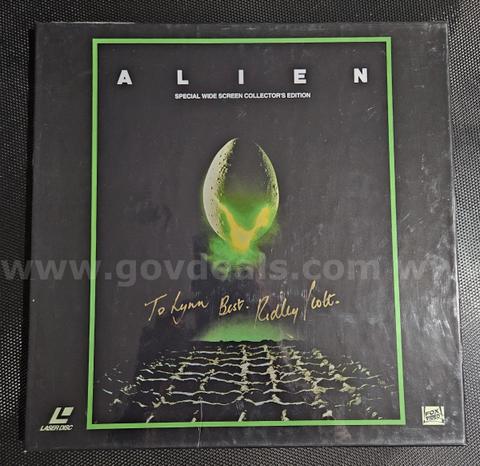 Alien Special Widescreen Collector's Edition LaserDisc Signed by Ridley Scott