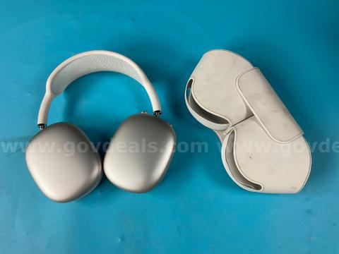 Apple AirPods Max 1 (USB-C) Model A3184 with Case, Powers On