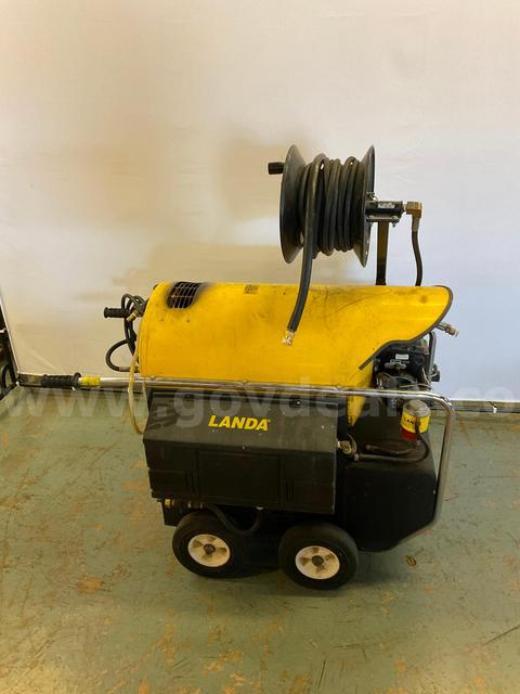 Landa OHW3-11024D Pressure Washer With Wand, Untested