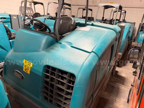 Tennant Company M30 Ride on Sweeper Scrubber -Inoperable