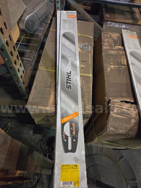 Various brands & sizes of saw blades and chains