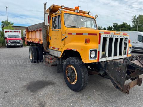 1983 International 2574 5YD Dump LOT812 - 820130 - R