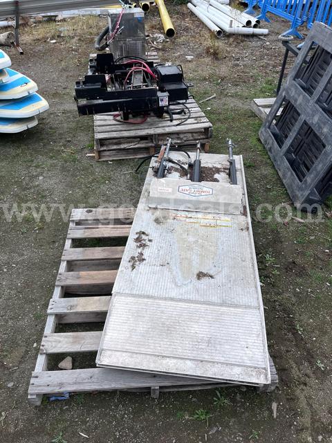Tommy Gate Hydraulic Lift - NON-OPERATIONAL/ PARTS/ REPAIR