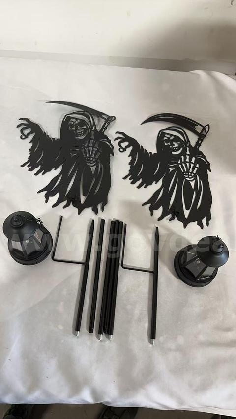 SHIPPING AVAILABLE Lot of 10 Solar Halloween Grim Reaper Yard Stakes with Hanging Lantern Lights (B4-04)