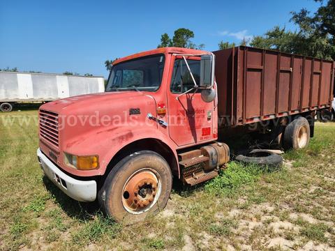 1999 International 4700 4x2 S/A Truck-Inoperable