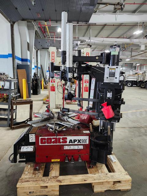 COATS APX 90E DELUXE TIRE CHANGER