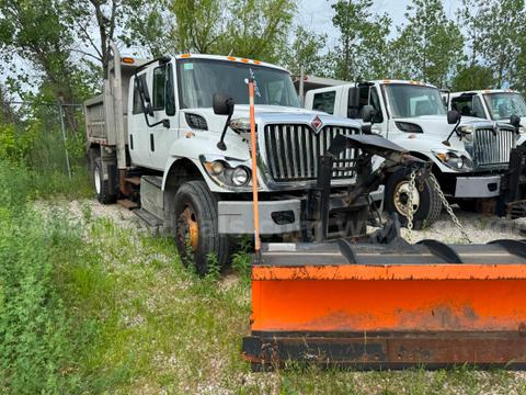 2017 International 7400 7YD Dump LOT823 - 177009 - R