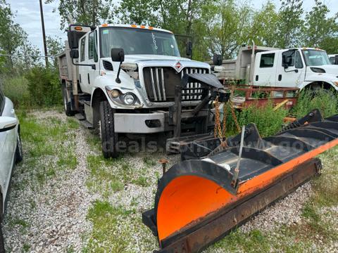 2017 International 7400 7YD Dump LOT822 - 177010 - R
