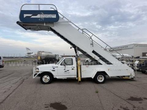 1996 NMC Wollard Stair Truck