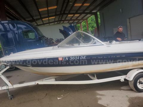 2002 Bayliner 175 Bowrider – Ready for the Water!