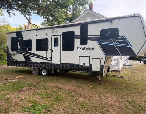 2024 Keystone Fuzion Impact 5th Wheel Toyhauler