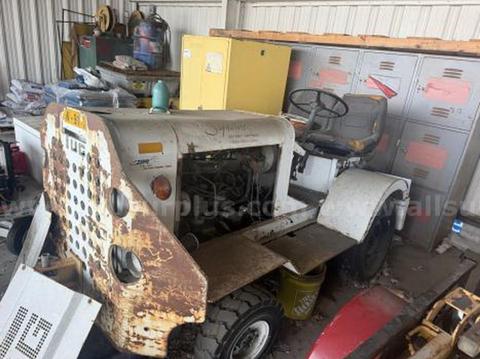 1991 Tug Baggage Tractor