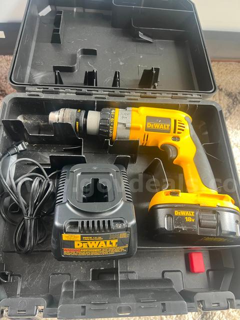 DeWalt Heavy Duty Drill Set includes Battery Charger and Carrying Case