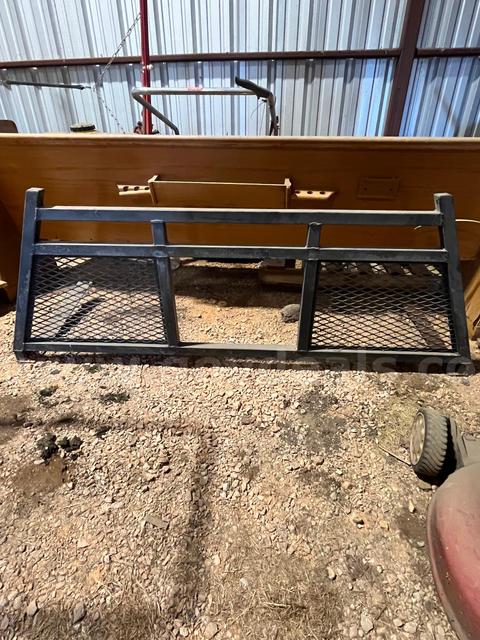 Headache Rack came off 2000 Chevrolet P/U Model K20753
