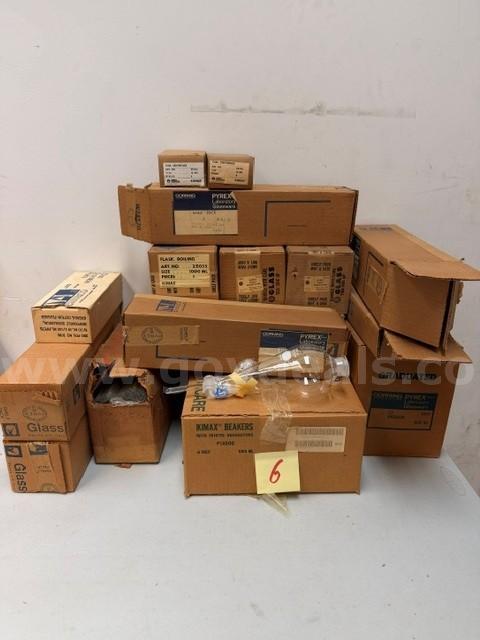 Lot of Laboratory Glassware