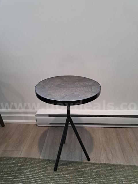 Lot of side/end tables