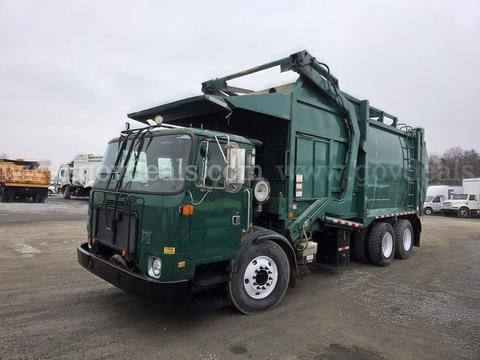 2011 Autocar Xpeditor Front Load Garbage Truck
