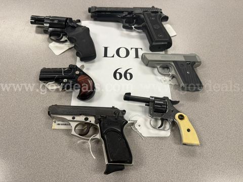 6 handguns - Lot 66