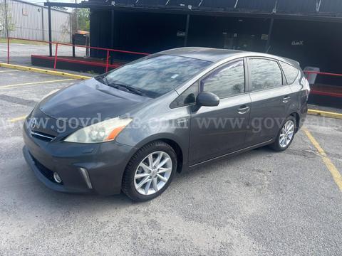 2014 Toyota Prius v 2 Hybrid