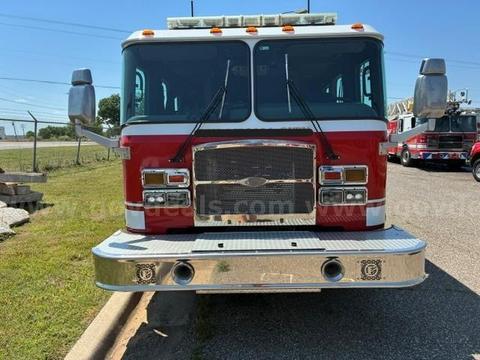 2005 E-One Cyclone II Fire Truck