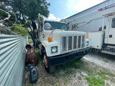 1995 International 2574