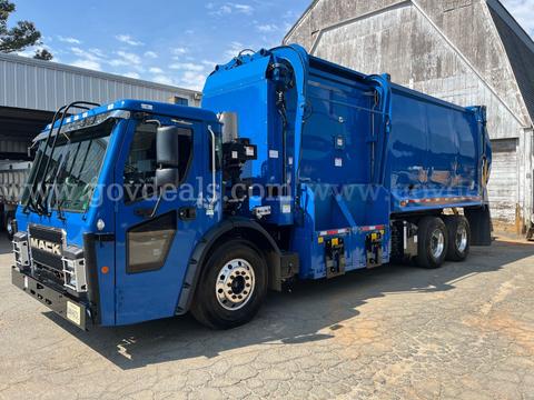 2024 Mack LR Chassis w/ Dual Purpose Kann Recycle/Trash Body