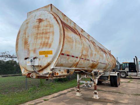 1982 Hobbs Tank Trailer
