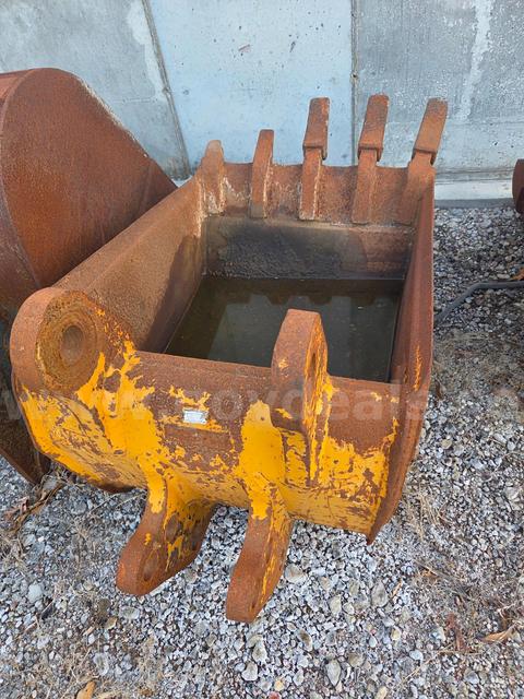 Case Backhoe Bucket