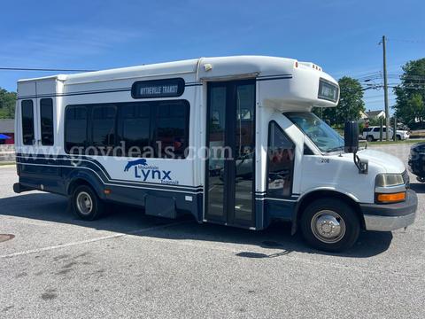 2014 Chevy 4500 17 passenger bus