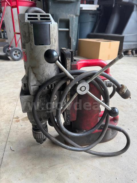 MILWAUKEE ELECTROMAGNETIC DRILL PRESS / MAG DRILL