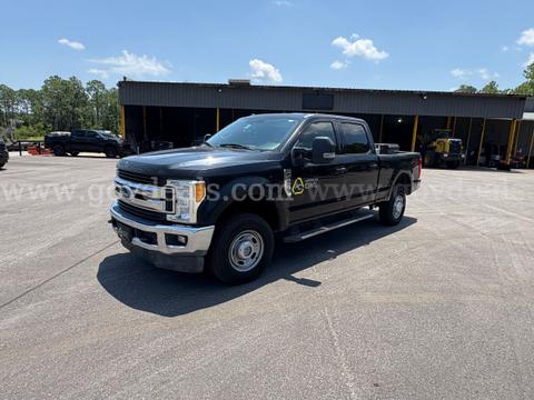 2017 Ford F-250XL SD 4x4 Crew Cab Pickup