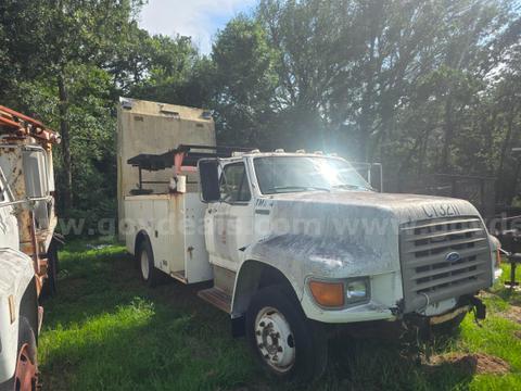 1996 Ford F800 LPO
