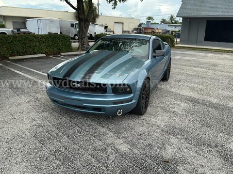 2005 Ford Mustang V6 Premium Coupe