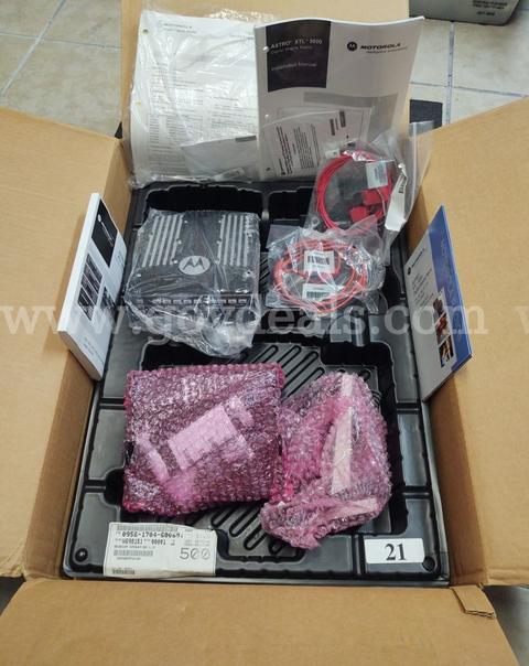 New Motorola XTL5000 800Mhz P25 Digital base radio W4 w/ desk mic & spkrtray Buy it now $400