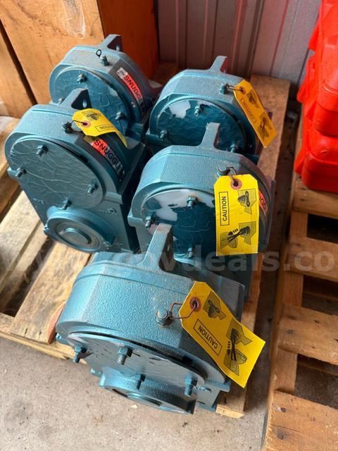 Lot of 5 Industrial gear reducers (speed reducer/gearbox) - SEW-EURODRIVE