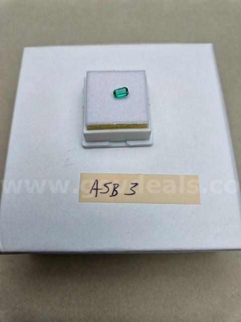 Natural AA+ Emerald Cut Emerald Loose Gemstone - 0.20 Carat - Colombian
