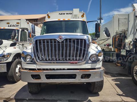 2014 International 7400 Garbage Truck
